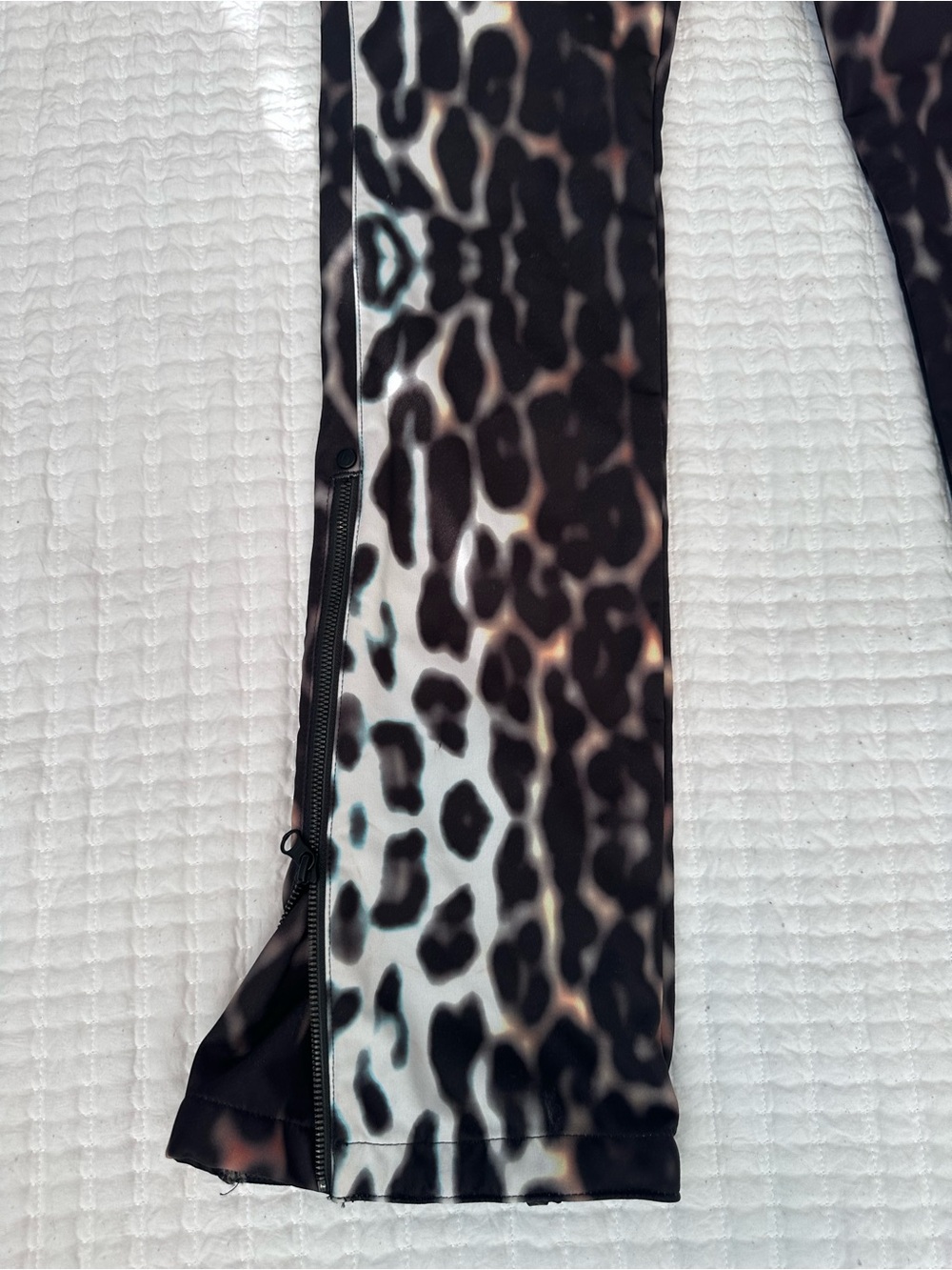 Volcom Battle Stretch Cheetah Snow Ski Pants Sz Small - Picture 3 of 15